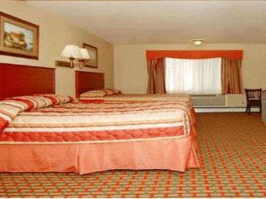 Travelodge By Wyndham Bay Shore Long Island Exterior foto